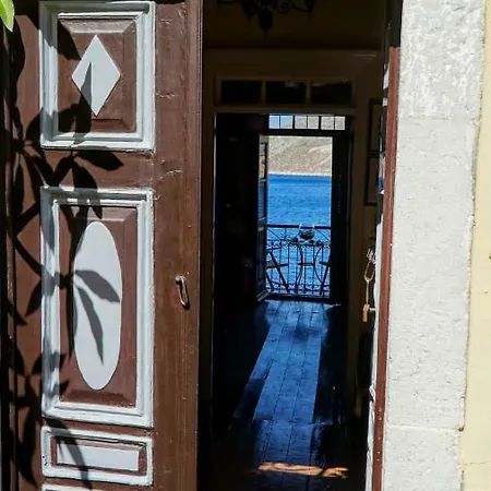 בית נופש Moschos Mansion