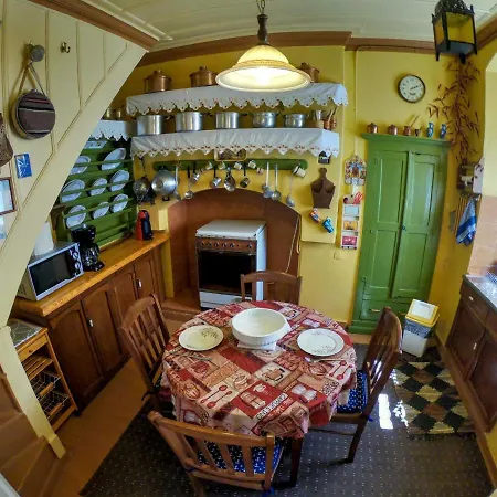 Moschos Mansion בית נופש סימי